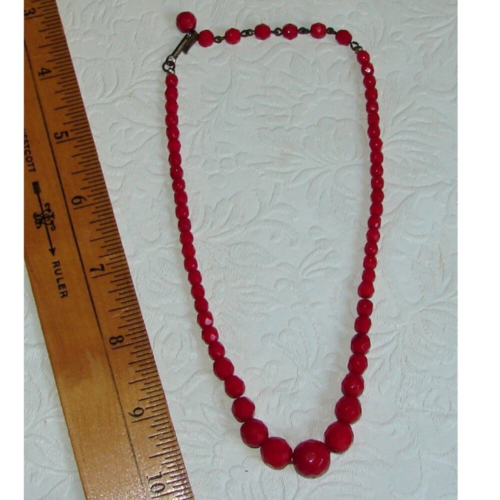 Vtg Dark Cherry Red Faceted Bead 13.5-15.5" Choker Necklace, Czech(?) Glass E58 - Picture 4 of 9